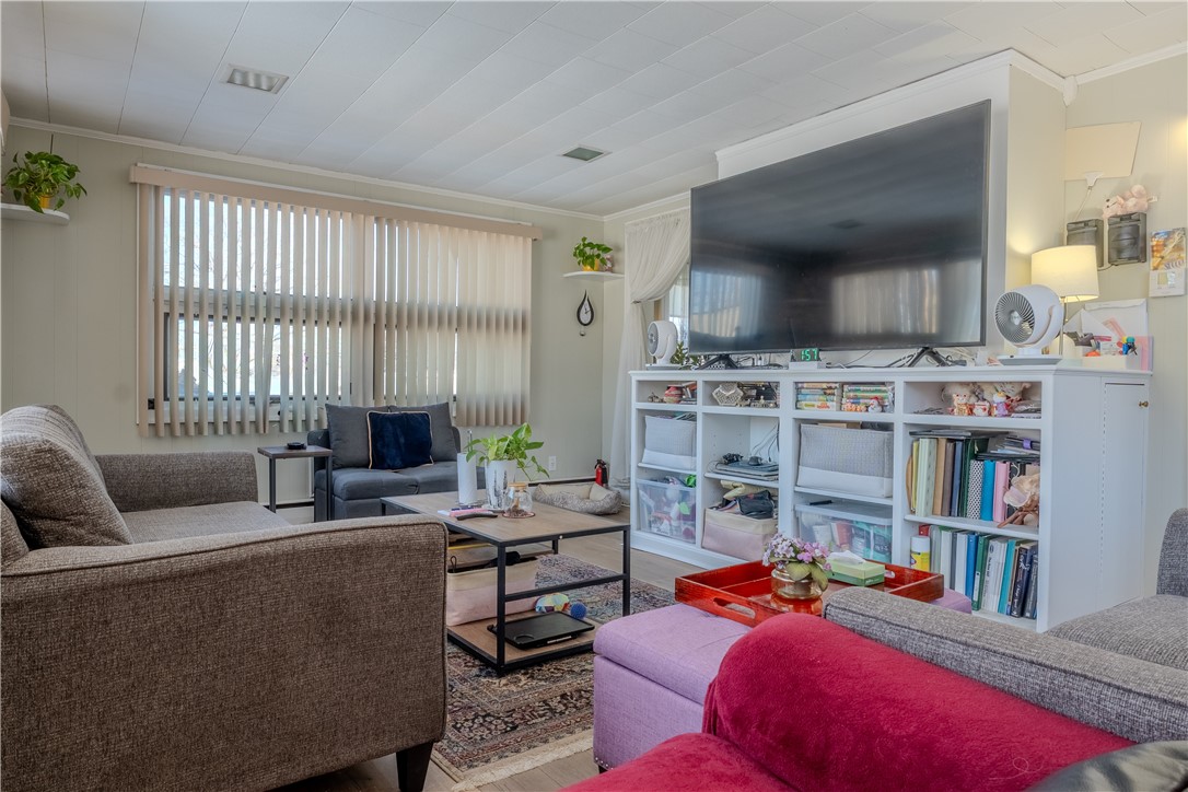 73 Western Promenade Cranston, RI 02905 - Photo 3 of 16