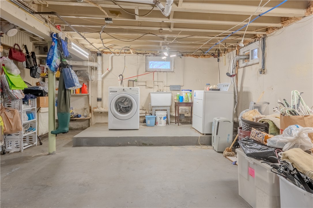 73 Western Promenade Cranston, RI 02905 - Photo 9 of 16