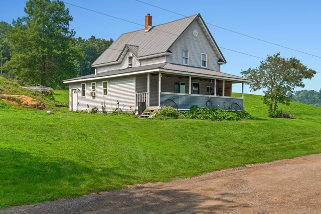 $569,900 | N28881 County Road South, Preston, WI 54616