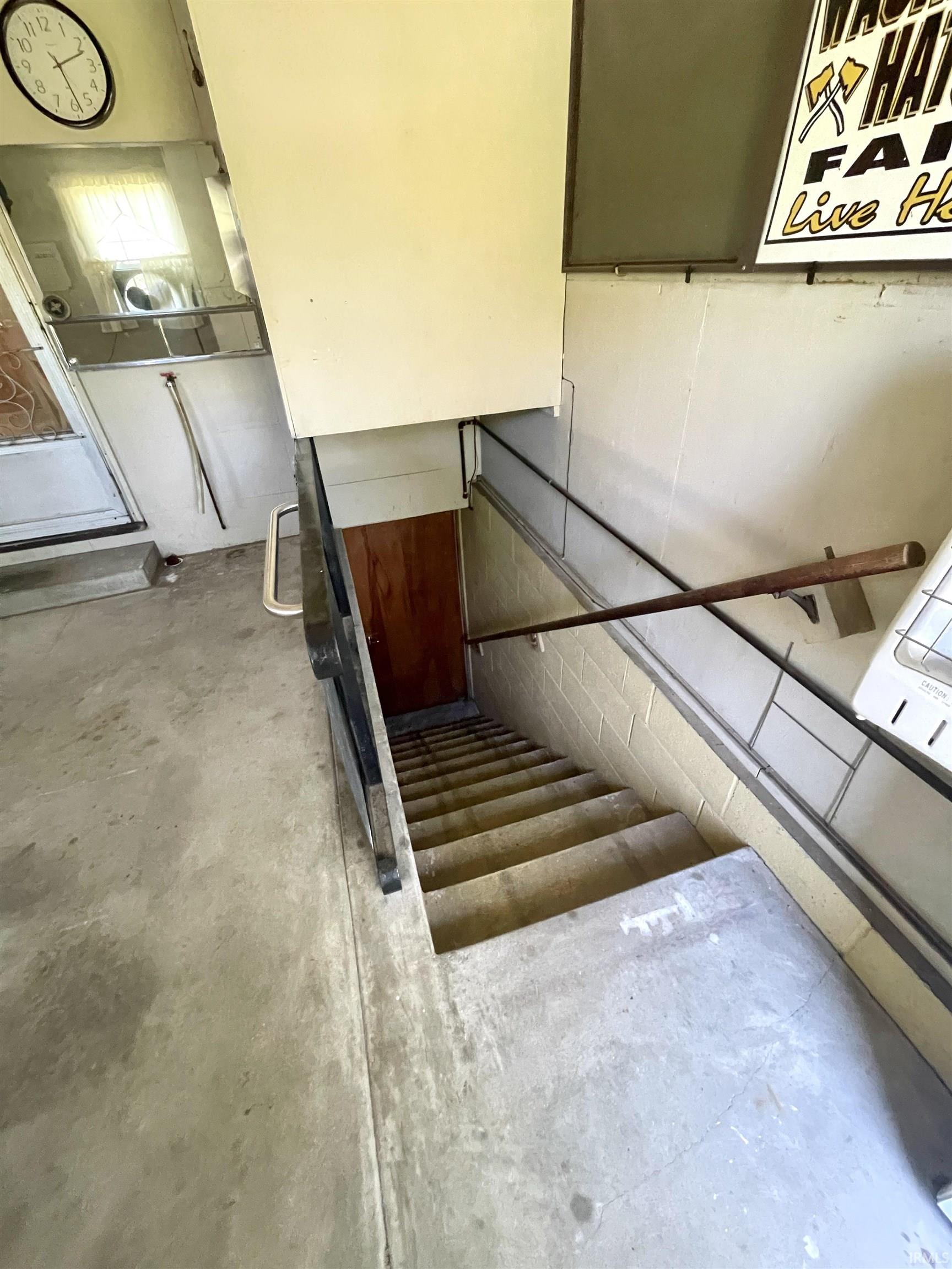 2115 Lakeview Drive Washington, IN 47501 - Photo 34 of 36