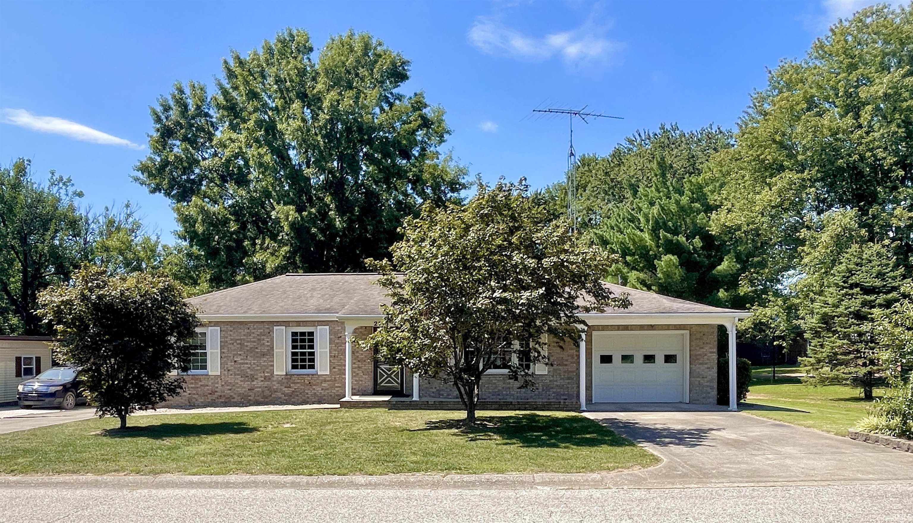 2115 Lakeview Drive Washington, IN 47501 - Photo 4 of 36