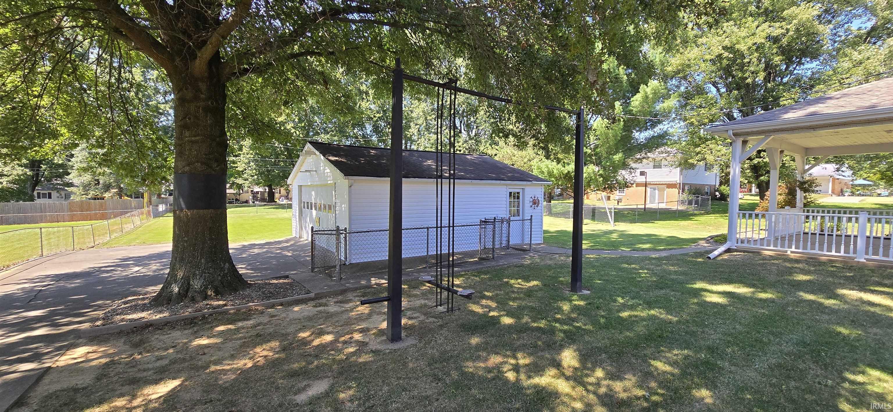 2115 Lakeview Drive Washington, IN 47501 - Photo 6 of 36