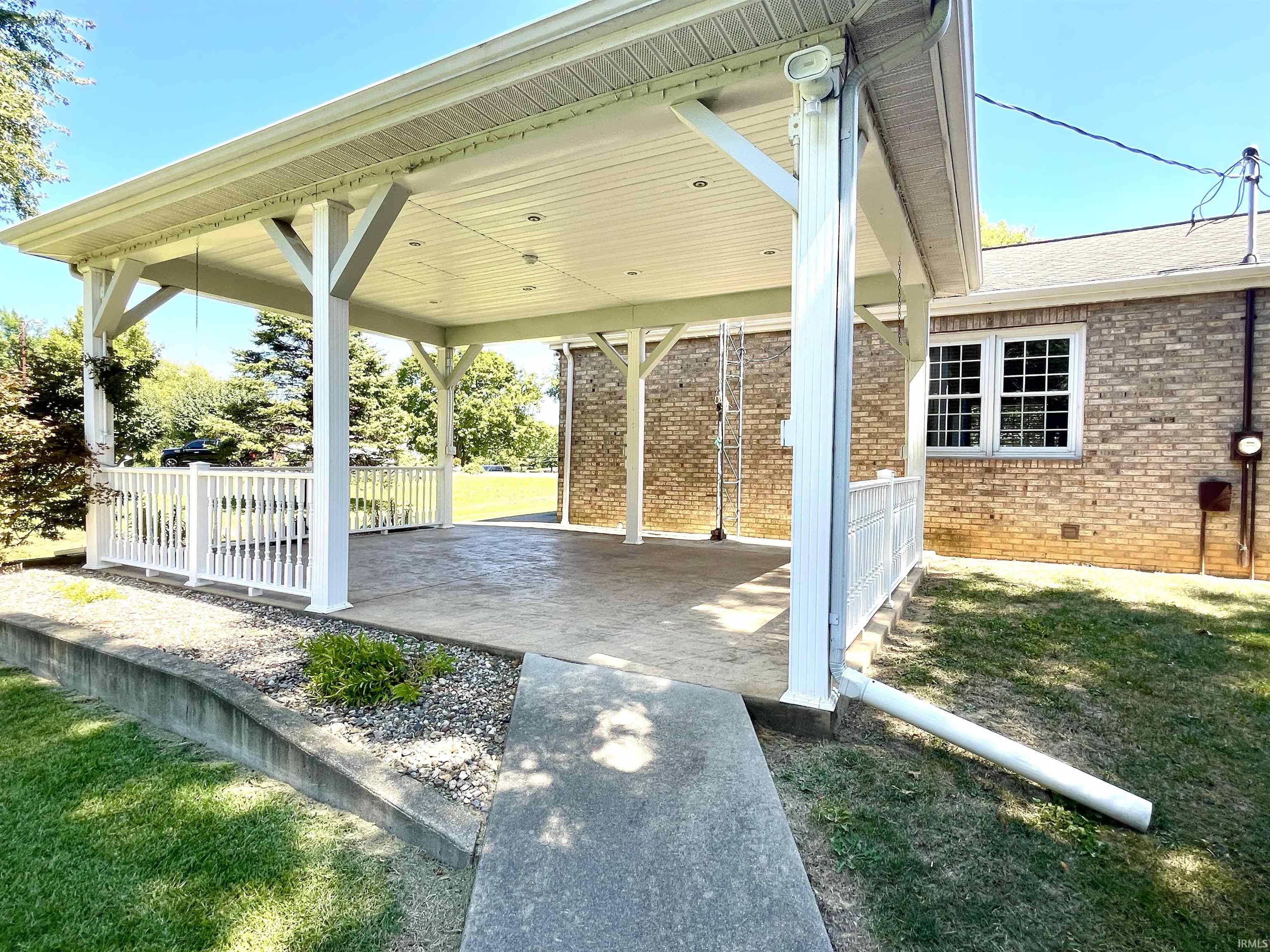 2115 Lakeview Drive Washington, IN 47501 - Photo 7 of 36