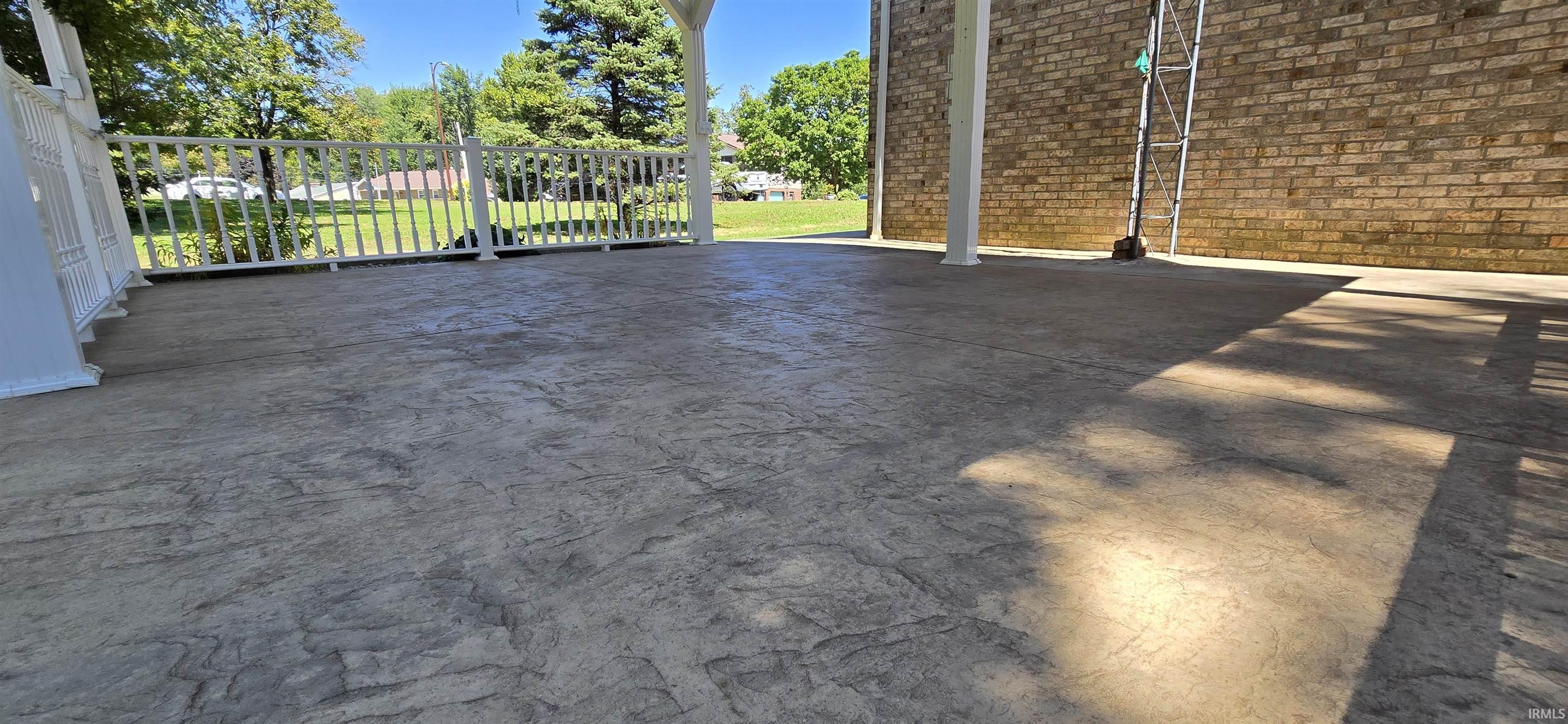 2115 Lakeview Drive Washington, IN 47501 - Photo 8 of 36