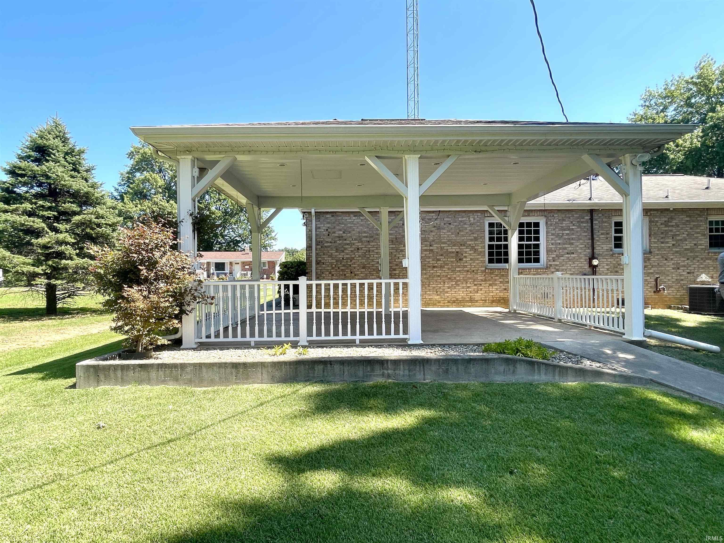 2115 Lakeview Drive Washington, IN 47501 - Photo 9 of 36