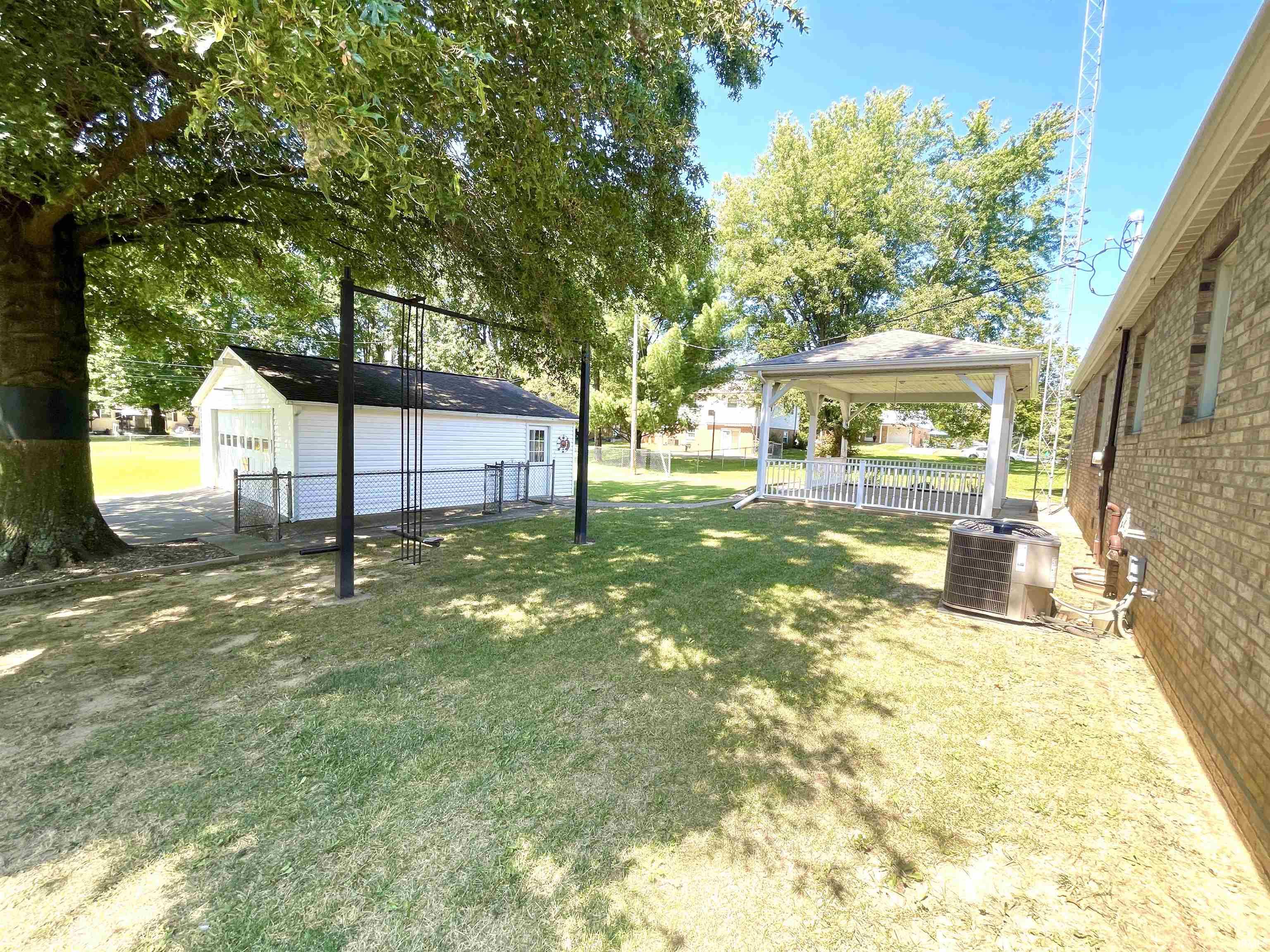 2115 Lakeview Drive Washington, IN 47501 - Photo 10 of 36