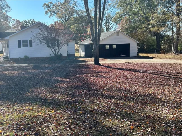 $289,000 | 403 Oak Drive, Belton, SC 29627