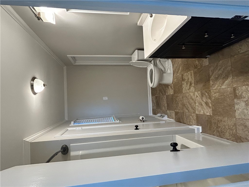 403 Oak Drive Belton, SC 29627 - Photo 17 of 35 Main Bath