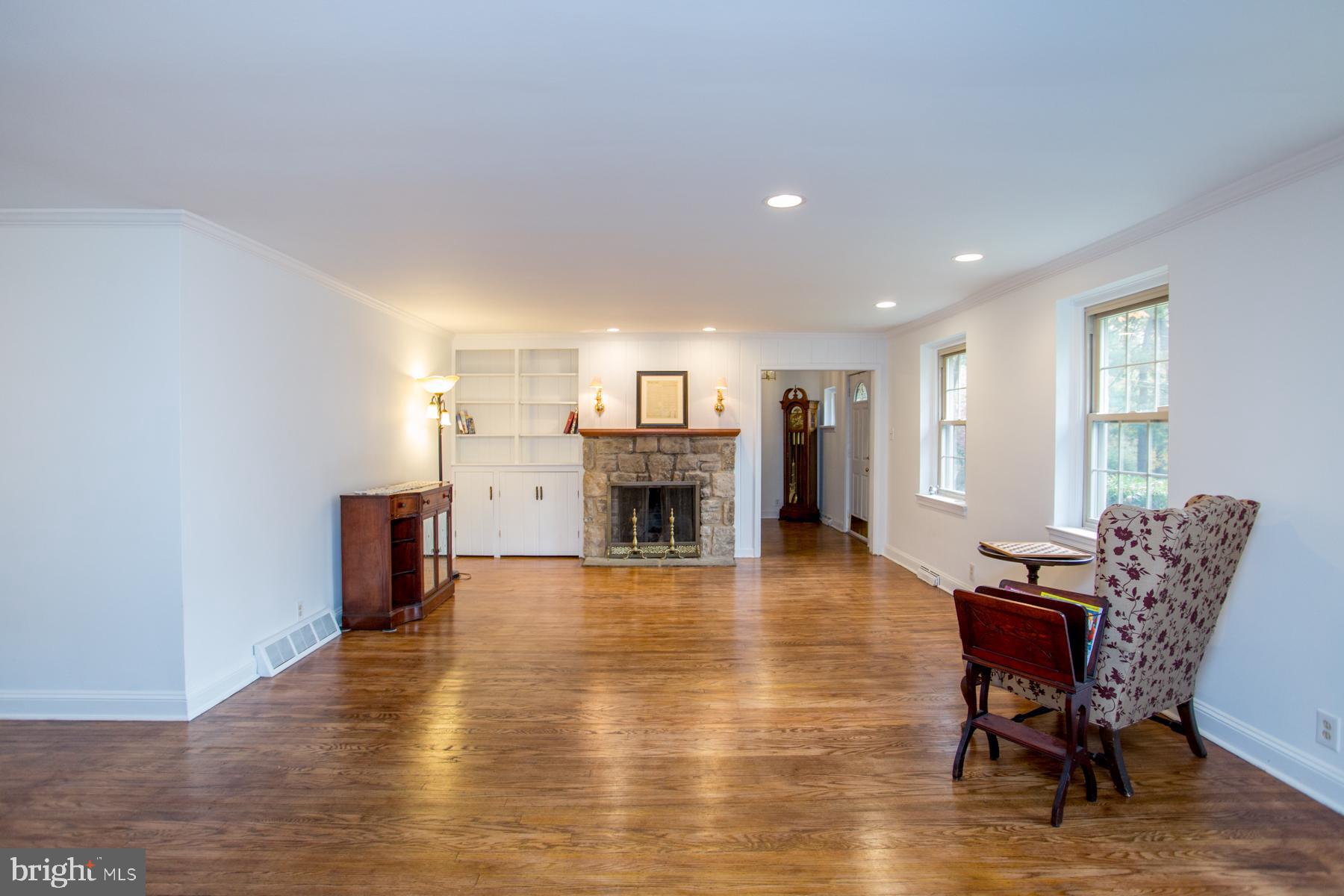 2510 Edge Hill Road Huntingdon Valley, PA 19006 - Photo 8 of 68 Spacious Living Room