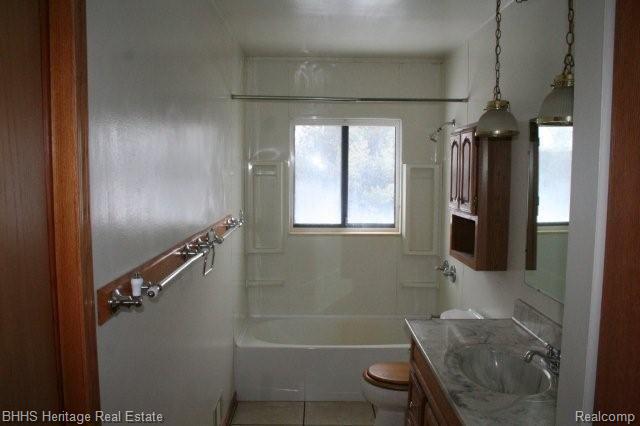7833 Pingree Road Pinckney, MI 48169 - Photo 14 of 19 Bathroom