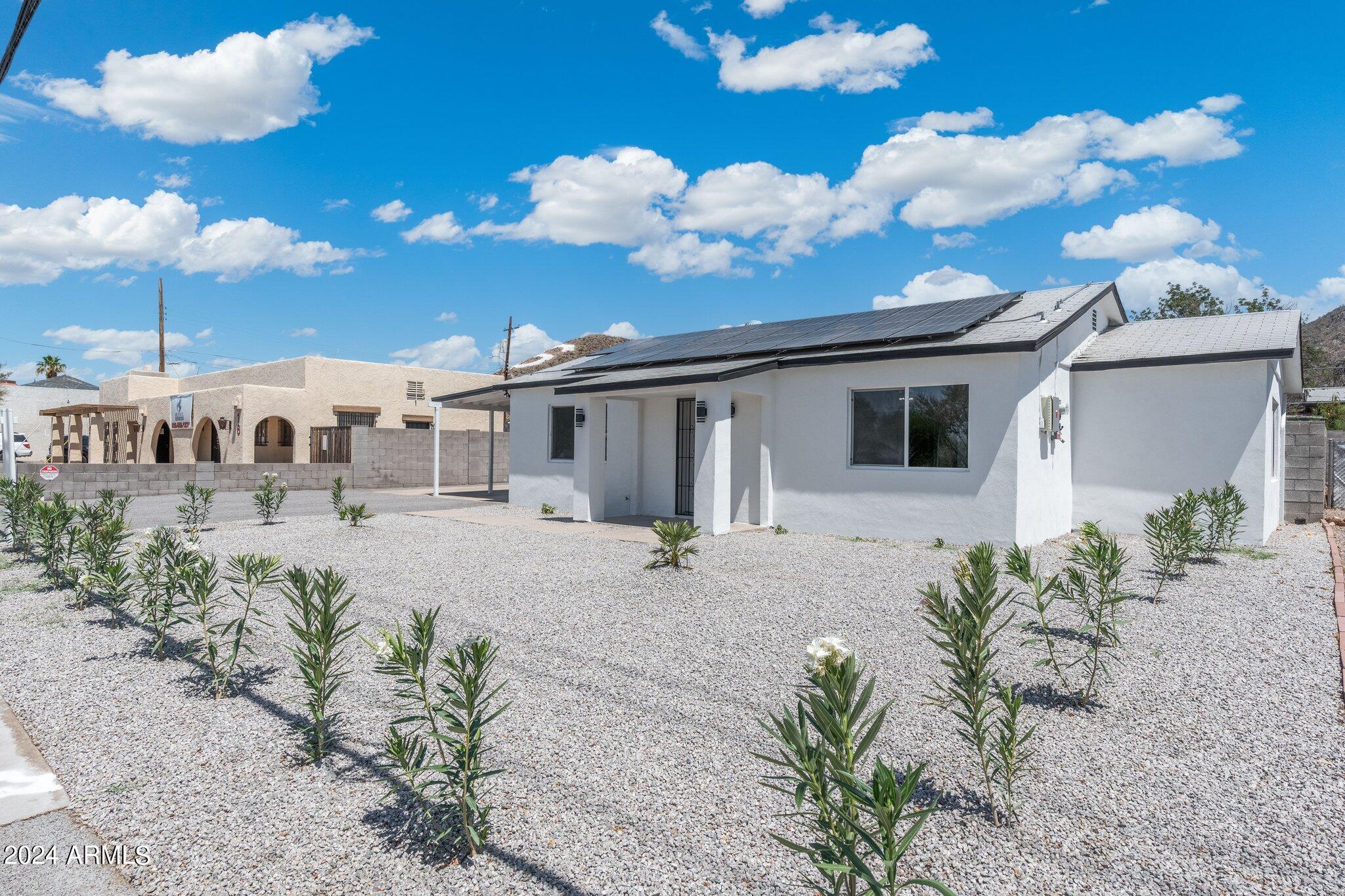 20 East Hatcher Road Phoenix, AZ 85020 - Photo 2 of 38 2-web-or-mls-DSC06768-HDR-Edit