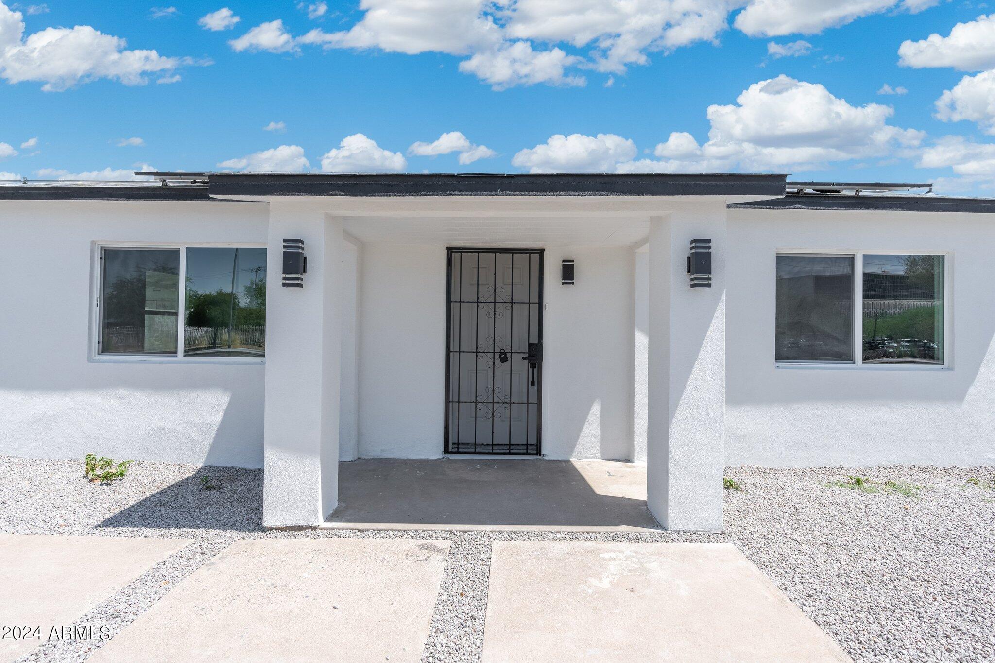 20 East Hatcher Road Phoenix, AZ 85020 - Photo 3 of 38 3-web-or-mls-DSC06762-HDR-Edit