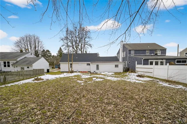 $234,900 | 5632 Cir Drive West, Cicero, NY 13039