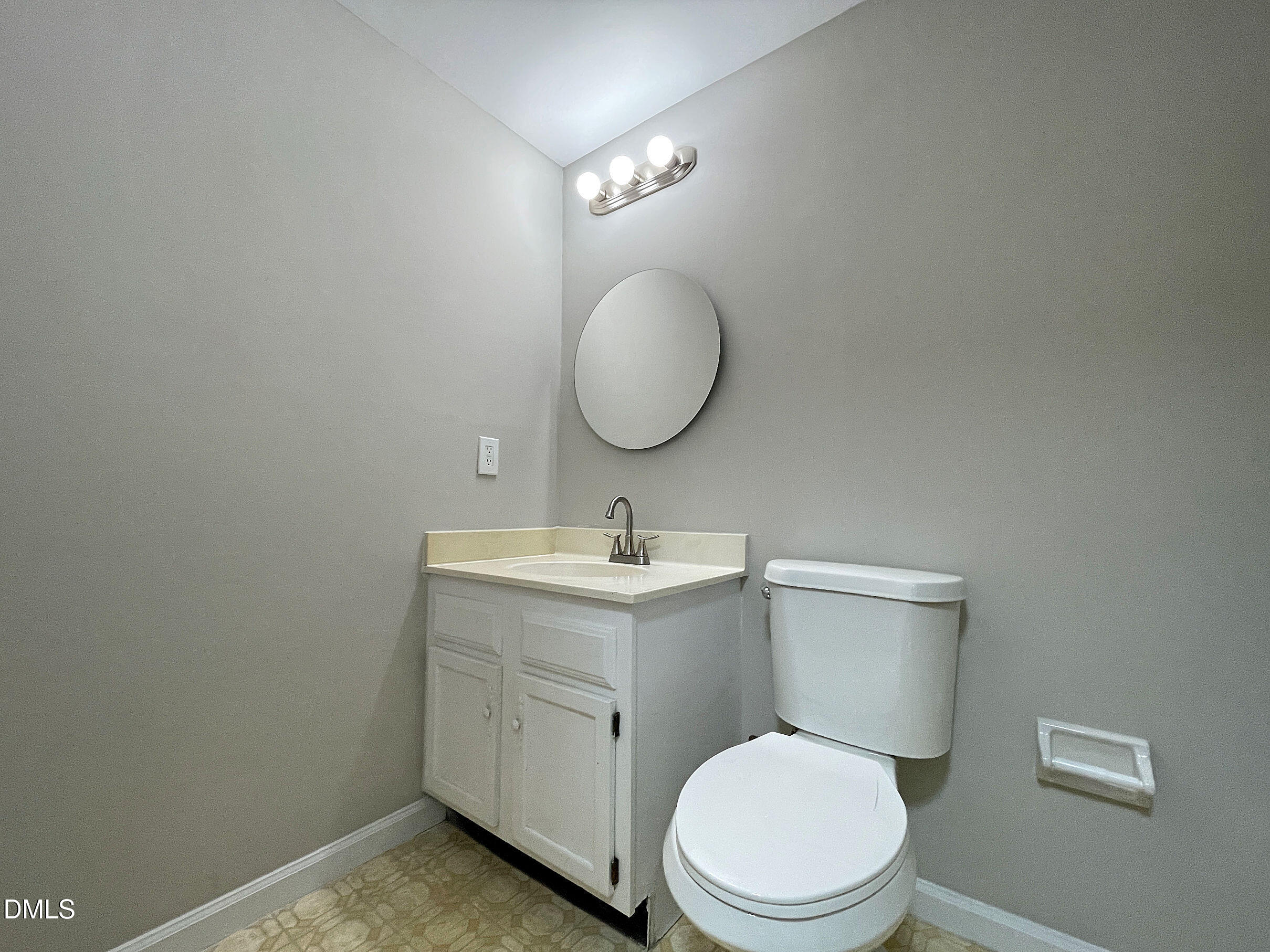 7328 Summerland Drive Raleigh, NC 27612 - Photo 16 of 26 20221201_202152739_iOS