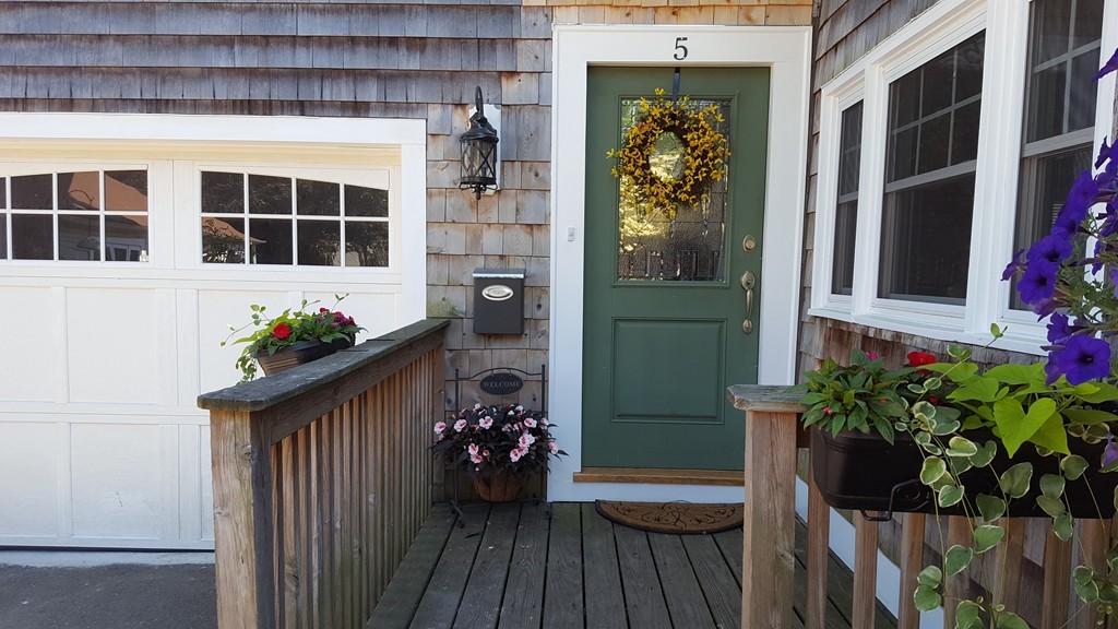 5 Roland Road Peabody, MA 01960 - Photo 1 of 30 Gallery Image 1