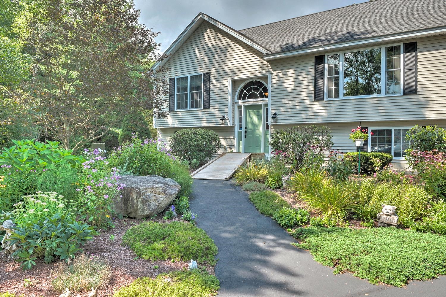 45 Trowbridge Road Keene, NH 03431 - Photo 2 of 40