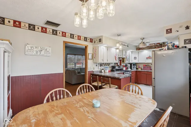 $379,900 | 46 West County Road 1000 South, Cloverdale, IN 46120