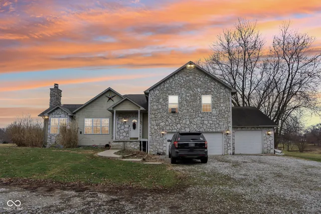 $379,900 | 46 West County Road 1000 South, Cloverdale, IN 46120