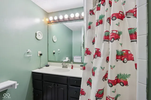 $379,900 | 46 West County Road 1000 South, Cloverdale, IN 46120