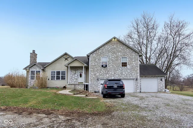 $379,900 | 46 West County Road 1000 South, Cloverdale, IN 46120