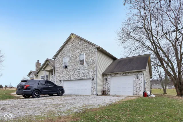 $379,900 | 46 West County Road 1000 South, Cloverdale, IN 46120