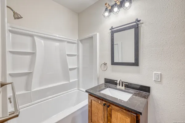 $229,900 | 60 Loop Uvalde Tx 78801, Uvalde, TX 78801