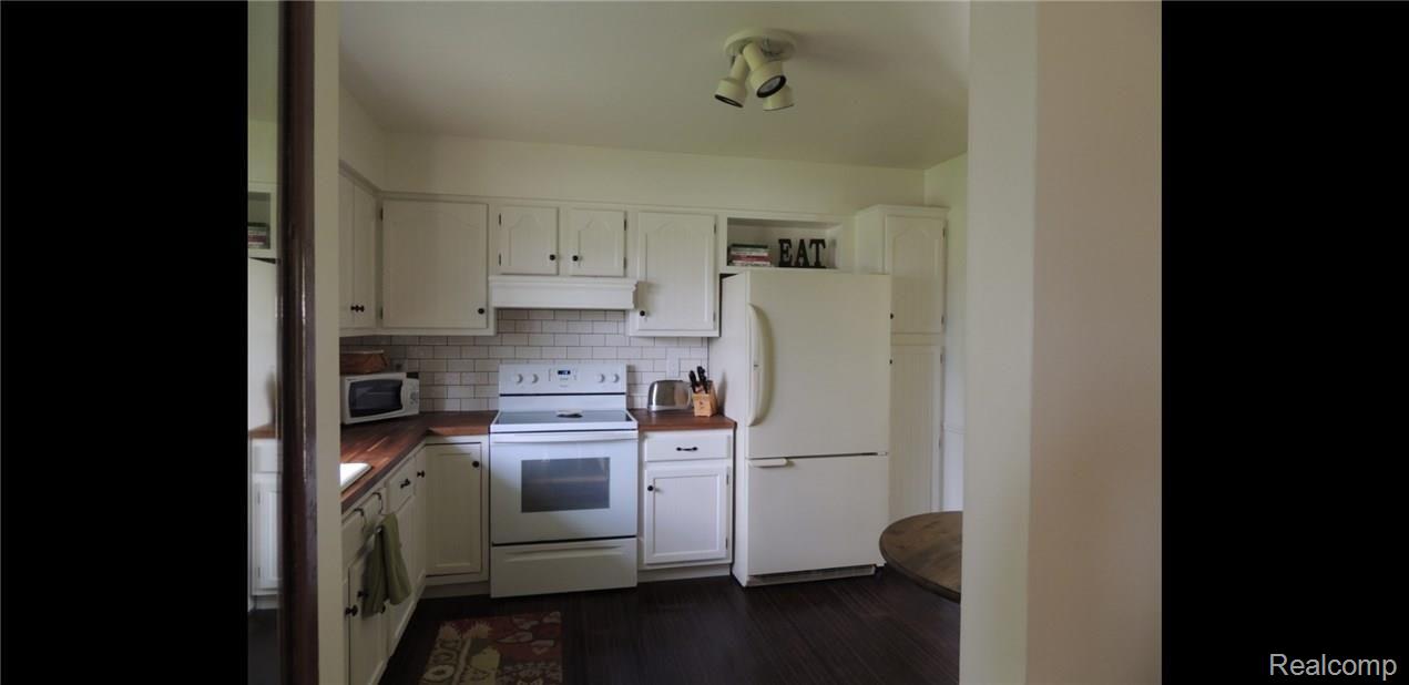 11955 Hibner Road Hartland, MI 48353 - Photo 26 of 53 Screenshot_20180812-160536_Gmail.jpg