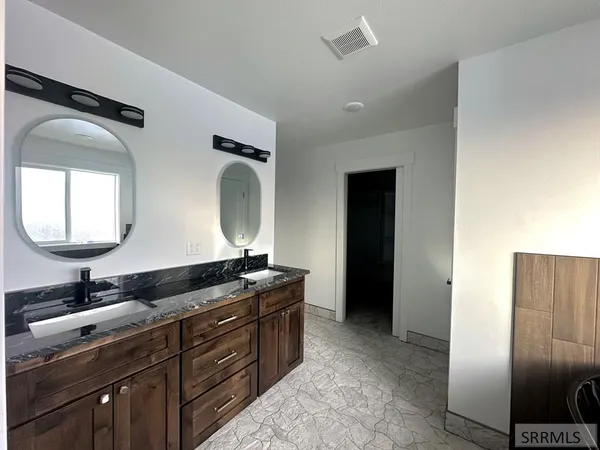 $699,999 | 4038 East 545 North, Rigby, ID 83442