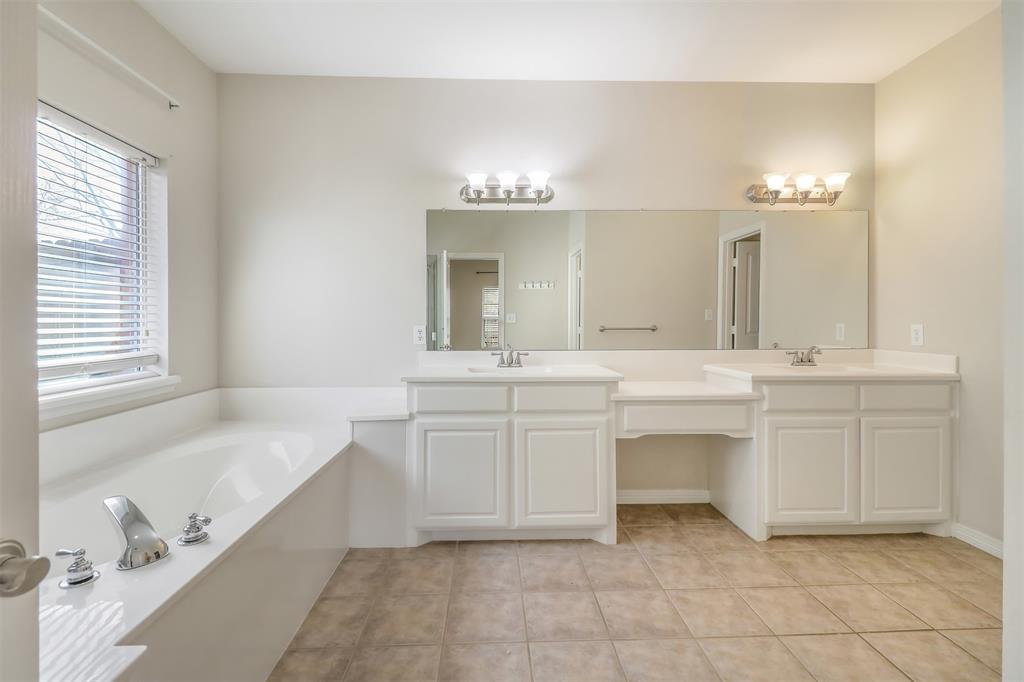102 Whipperwill Way Red Oak, TX 75154 - Photo 16 of 39