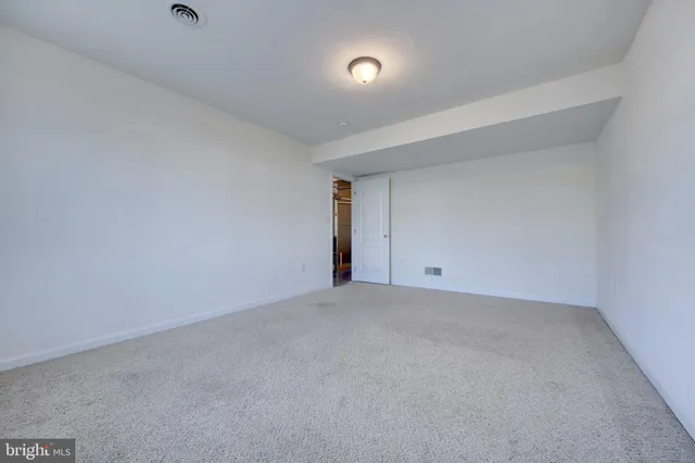 $1,950 | 693 East Walnut Street, Hanover, PA 17331