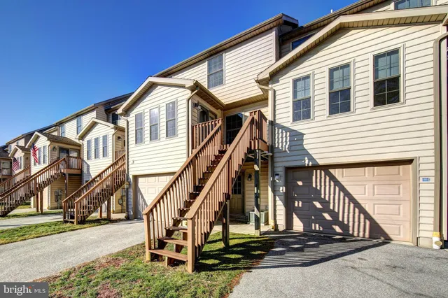 $1,950 | 693 East Walnut Street, Hanover, PA 17331