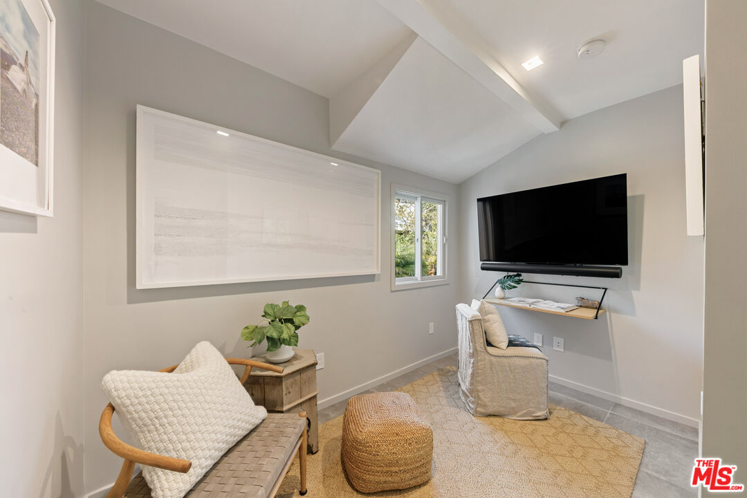 31558 Victoria Point Road Malibu, CA 90265 - Photo 27 of 55
