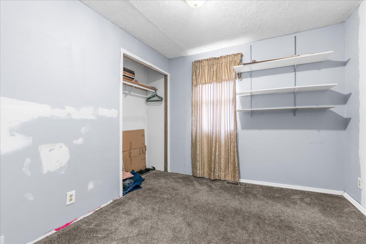 4924 Pleasant Grove Road Lansing, MI 48910 - Photo 13 of 26 11-Media Jett - 02