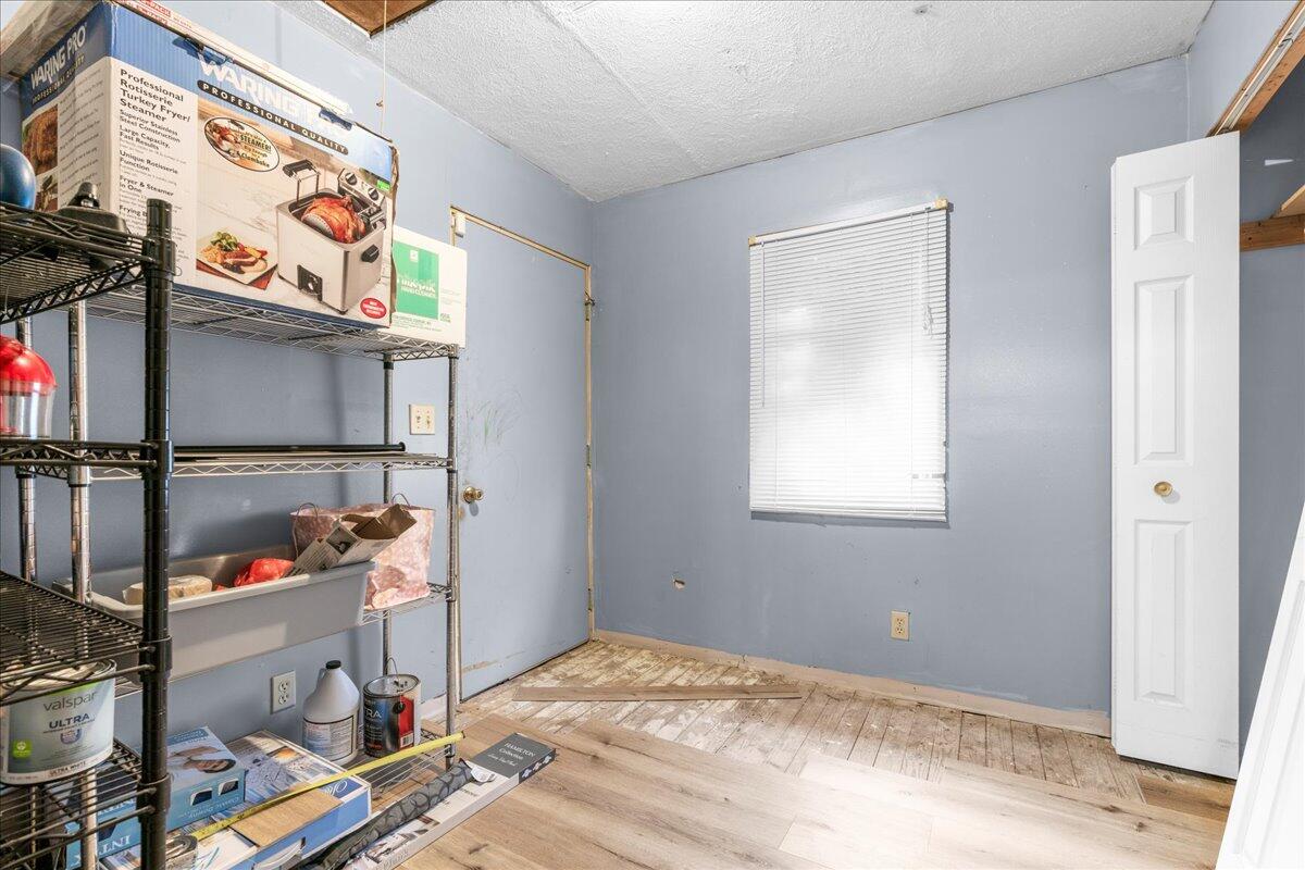 4924 Pleasant Grove Road Lansing, MI 48910 - Photo 18 of 26 18-Media Jett - 10