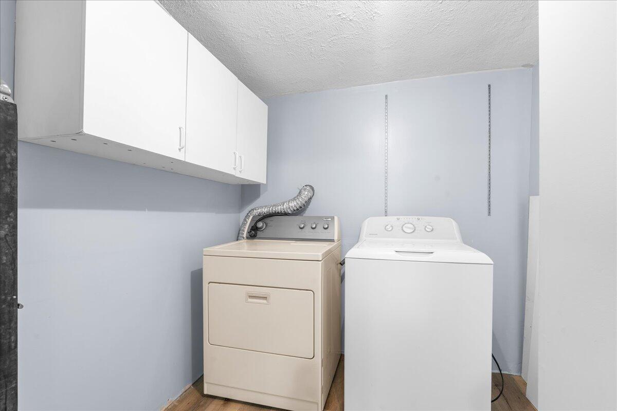 4924 Pleasant Grove Road Lansing, MI 48910 - Photo 19 of 26 19-Media Jett - 11