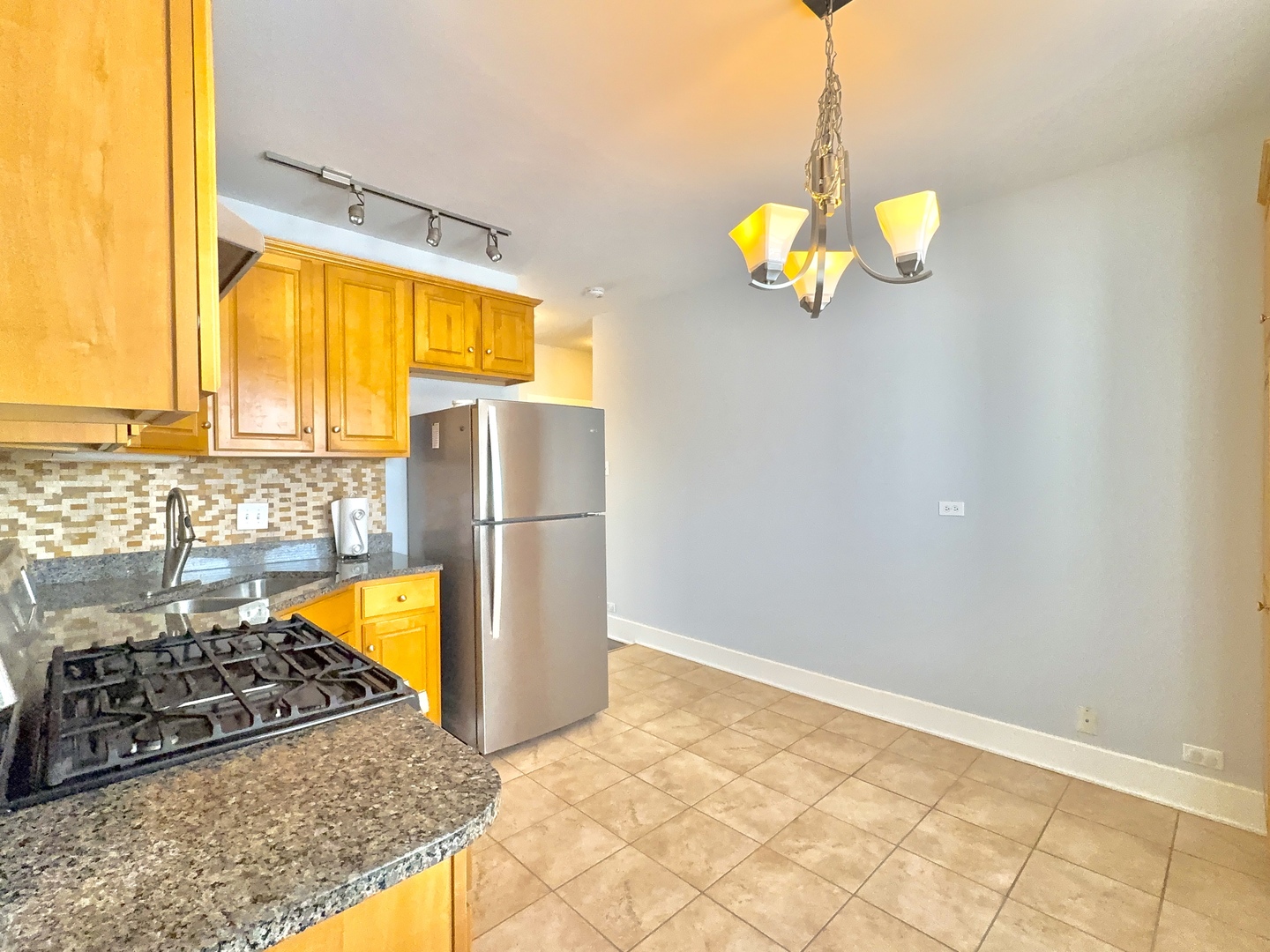 6409 23rd Street, Unit 8 Berwyn, IL 60402 - Photo 7 of 22