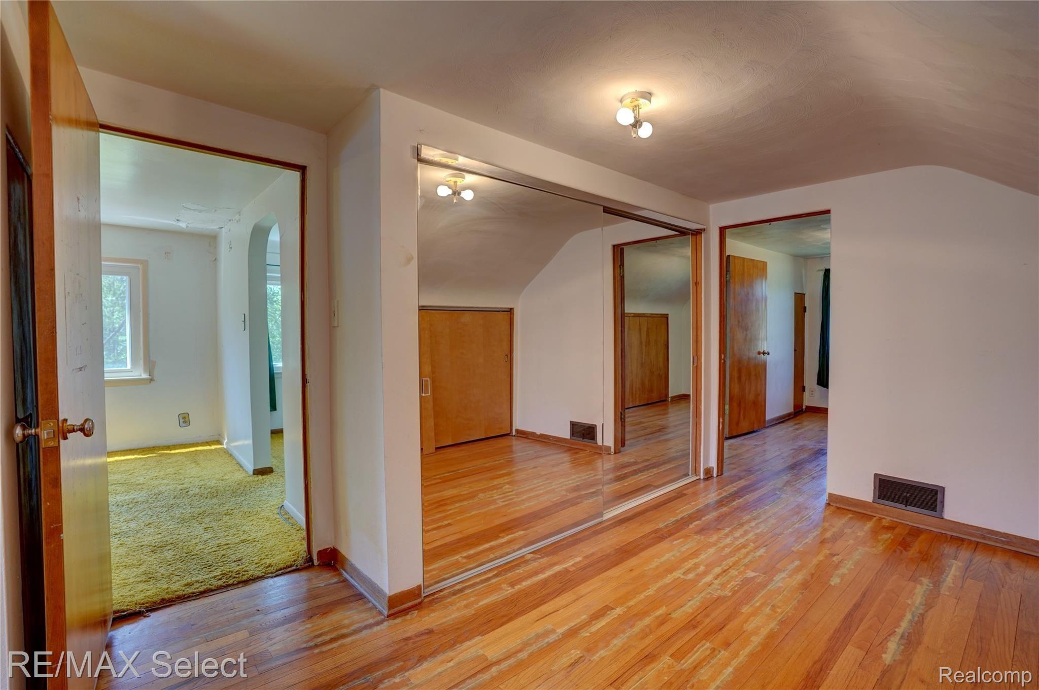 4304 South Center Road Burton, MI 48519 - Photo 27 of 28 4304 S Center Road 65.jpg