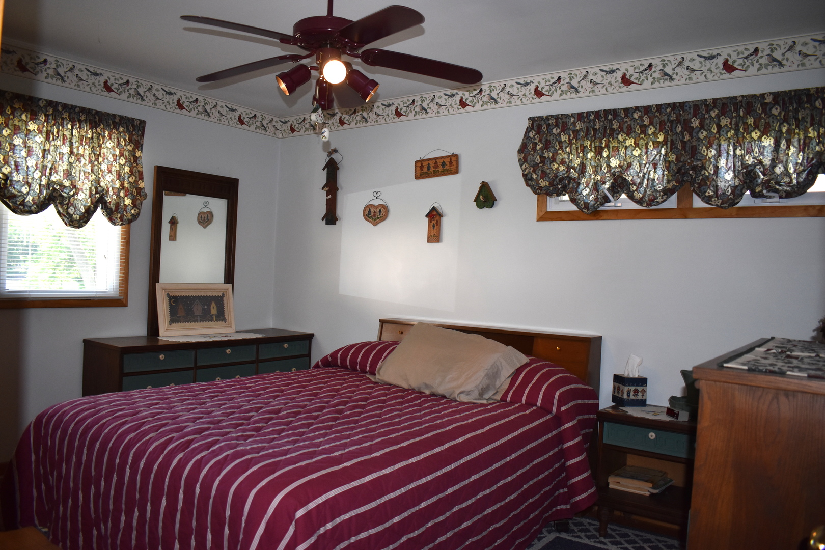 2845 River Road Kankakee, IL 60901 - Photo 18 of 26 a bedroom with a bed and a window
