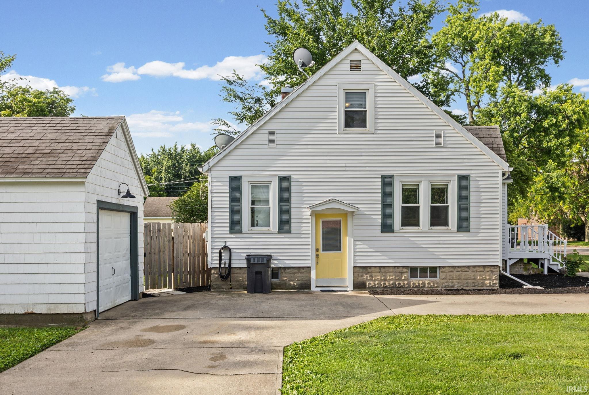 307 North Jackson Avenue Fowler, IN 47944 - Photo 4 of 34
