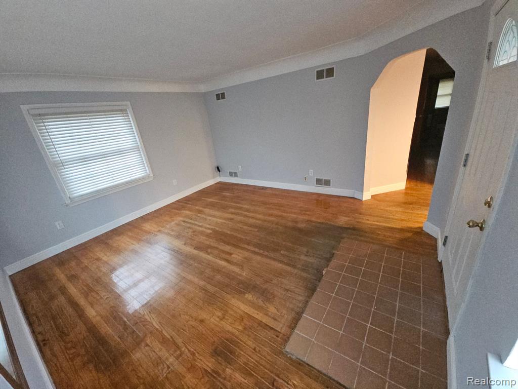 26035 Schoenherr Road Warren, MI 48089 - Photo 6 of 23