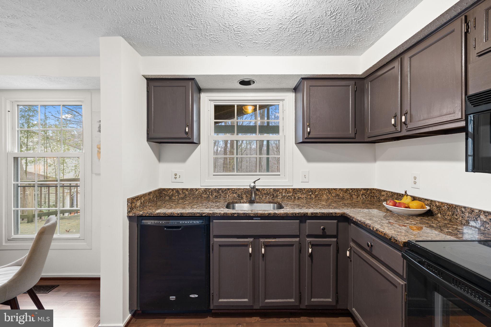 8300 Old Tree Court Springfield, VA 22153 - Photo 8 of 39 Gallery Image 8