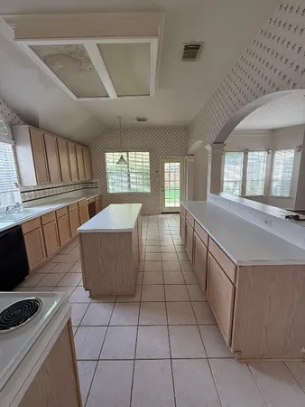 $2,395 | 2315 Glendavon Lane, Katy, TX 77450