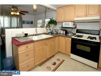 1443 St John Road Abington, PA 19001 - Photo 4 of 12 Kitchen