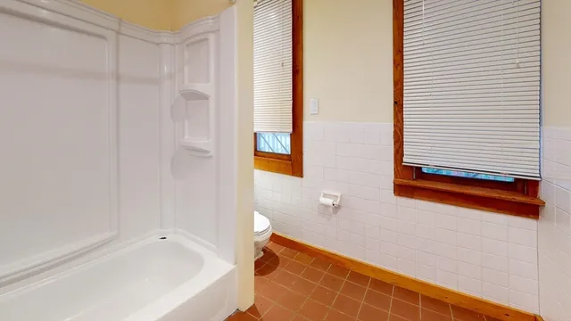 $4,600 | 192 Hillside Street, Unit 3, Boston, MA 02120