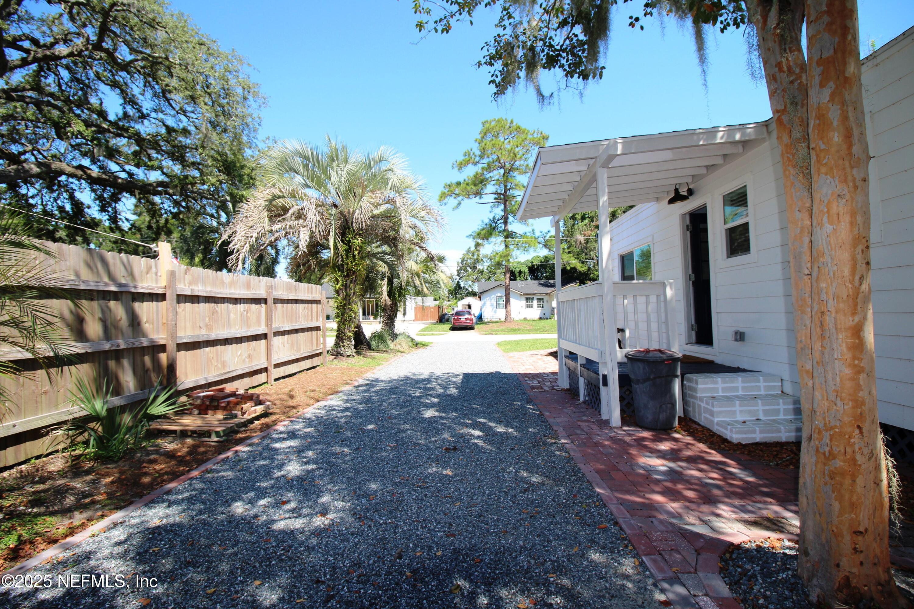 4702 Cedarwood Road Jacksonville, FL 32210 - Photo 4 of 32 DRIVEWAY