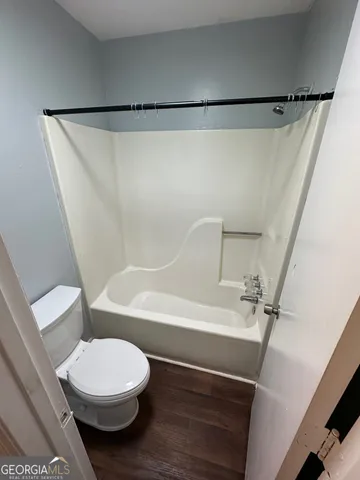 a view of utility room