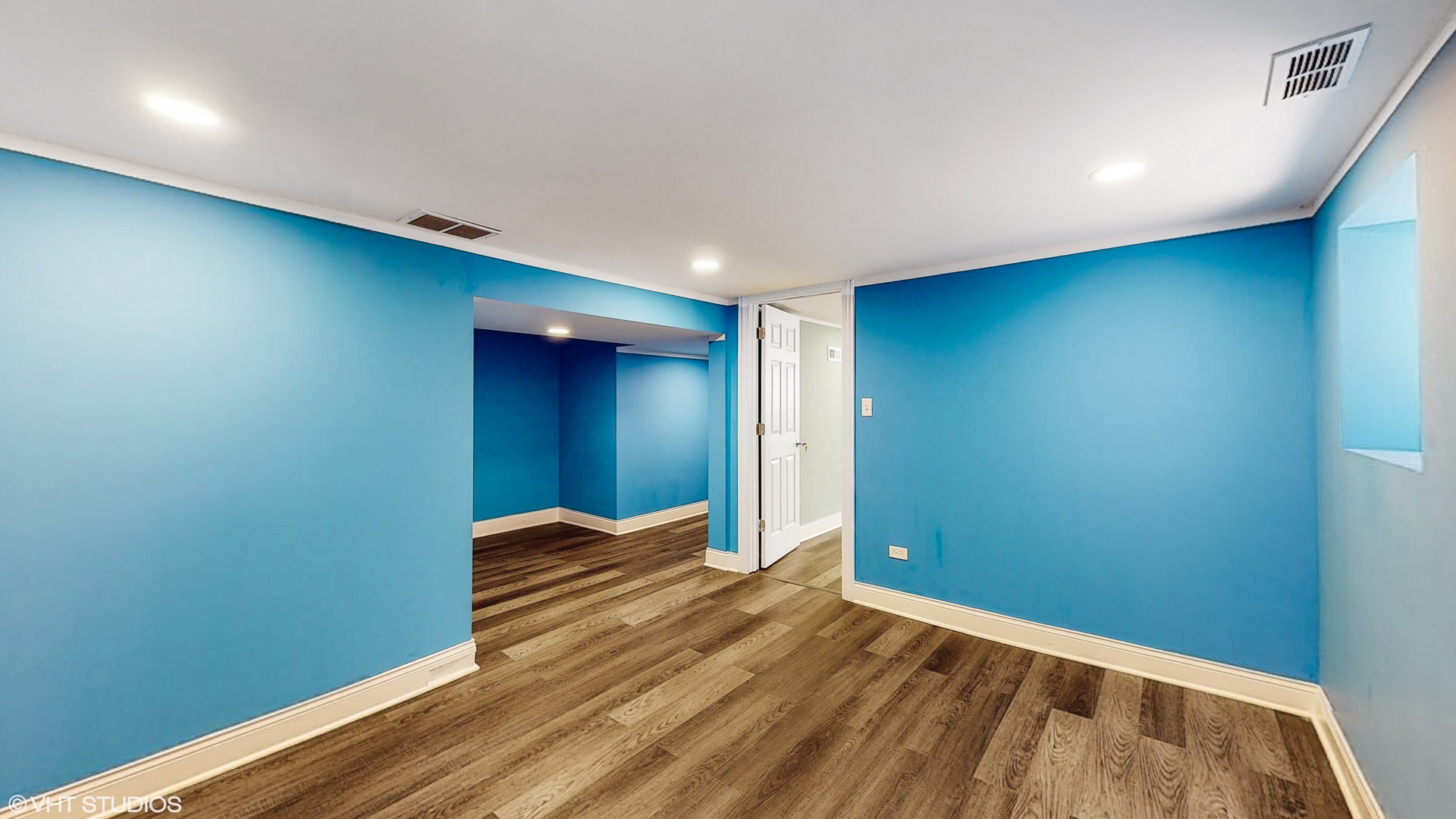 7316 South Peoria Street Chicago, IL 60621 - Photo 25 of 40 an empty room with closet