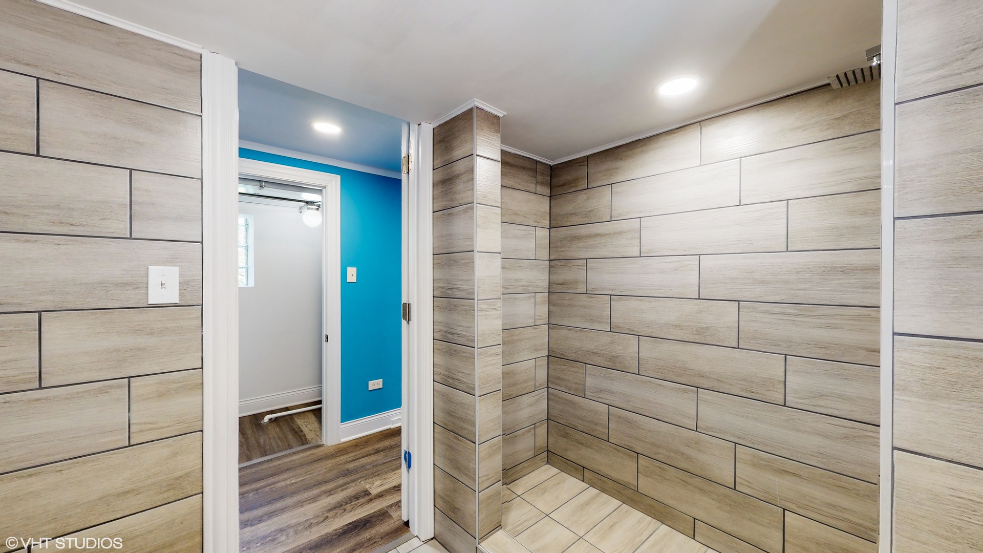 7316 South Peoria Street Chicago, IL 60621 - Photo 29 of 40 a bathroom with a shower