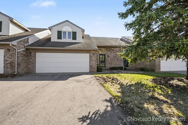 $330,000 | 6028 Gleneagle Drive, Hudsonville, MI 49426