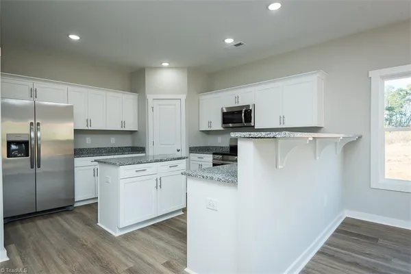 $315,999 | 409 East Lee Avenue, Yadkinville, NC 27055